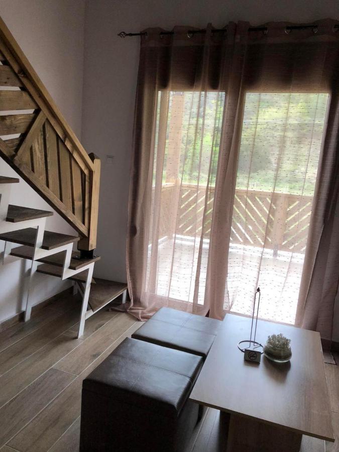 Mad'S Villas Néa Péramos Esterno foto