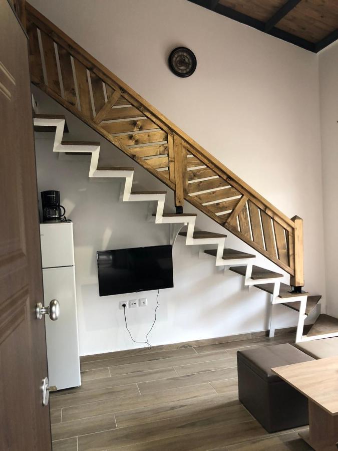 Mad'S Villas Néa Péramos Esterno foto