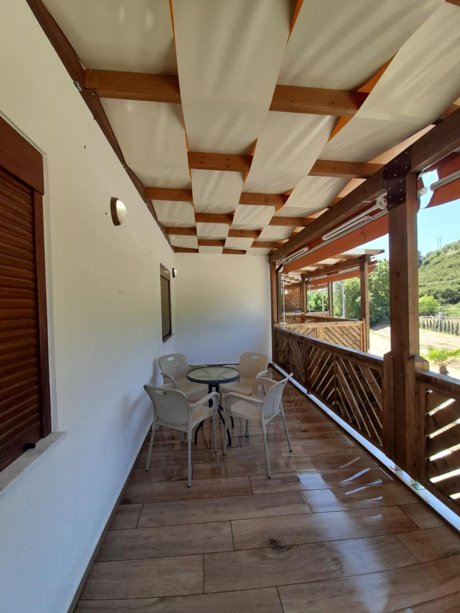 Mad'S Villas Néa Péramos Camera foto